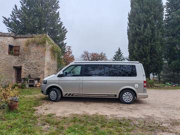 VOLKSWAGEN TRANSPORTER KOMBI PASSO LUNGO - CAMPER