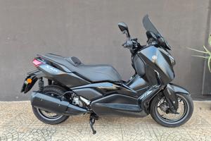 Yamaha X-Max 300 TECH MAX