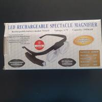 Occhiali ingranditori con luce a LED ricaricabile 