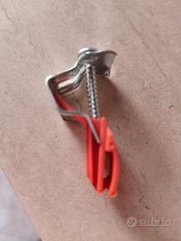 Graffette ferma lavello Franke.