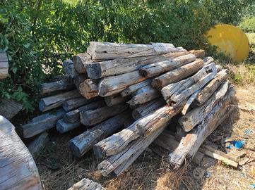 Travi vecchie in larice.