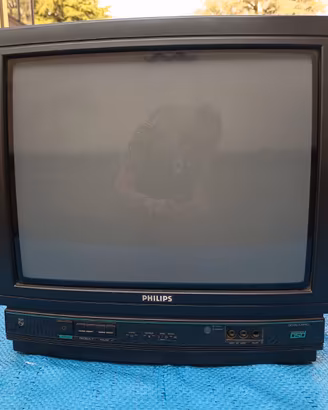Televisioni antiche a tubo catodico