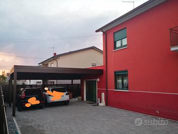 tettoia auto in perfette condizioni 