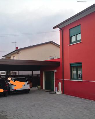 tettoia auto in perfette condizioni 