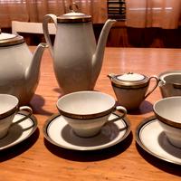 Sevizio da the’ in porcellana