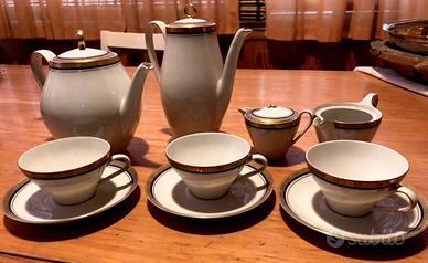 Sevizio da the’ in porcellana