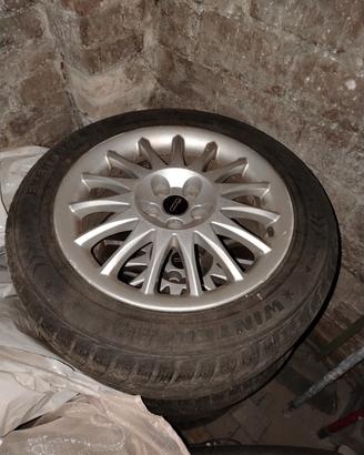 gomme invernali con cerchi in lega raggio 16