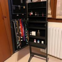 Armadietto portagioie con specchio e luci LED