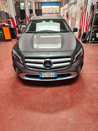Mercedes Benz GLA 200D automatica