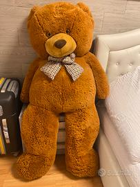 Orso a grandezza naturale circa 1 metro