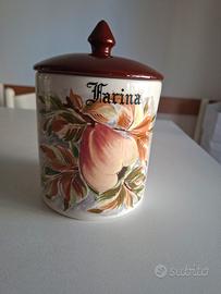 barattolo in ceramica per la farina