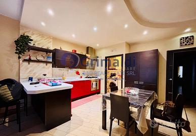 5 vani ristrutturato zona S.Antonio [AM/60]