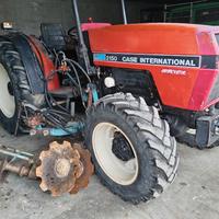 trattore agricolo frutteto 