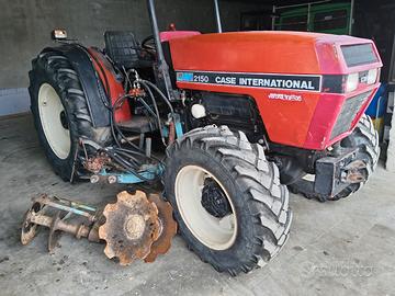 trattore agricolo frutteto 