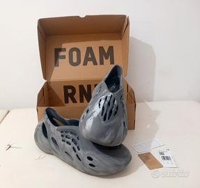 Yeezy Foam Runner Adidas n 45 colore Grigio