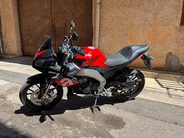 Aprilia tuono 125