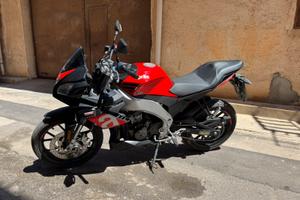 Aprilia tuono 125
