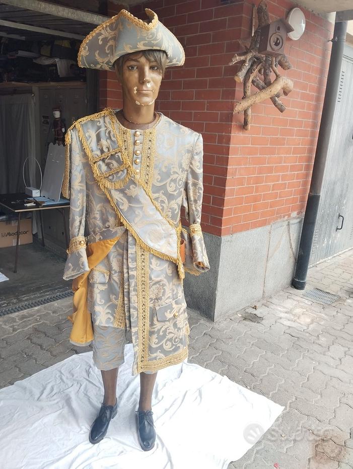 Vestiti 1700 Vendita in Abbigliamento e accessori