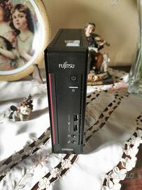 Pc Fujitsu Esprimo funzionante con Windows 11