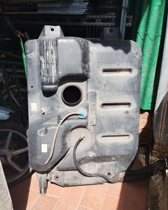 Serbatoio carburante Opel Vivaro