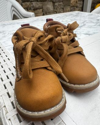 Scarpe nuove chicco bimbo/a numero 22