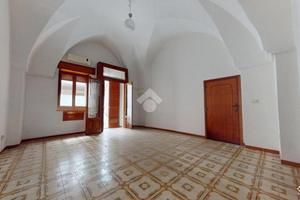 2 LOCALI A FRANCAVILLA FONTANA