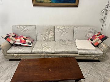 Divano con due poltrone