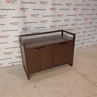Credenza impiallacciata con legno esotico