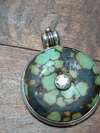 ciondolo in argento 925 e pietra grezza 