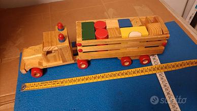 treno con vagone e pezzi componibili 