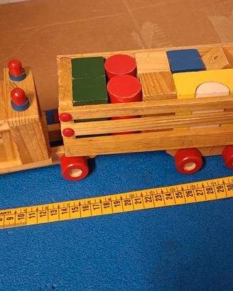 treno con vagone e pezzi componibili 