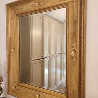 Grande specchio con cornice in legno dorato