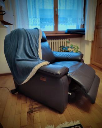 poltrona vera pelle reclinabile elettrica