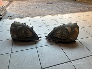 Fari anteriori toyota yaris 2000
