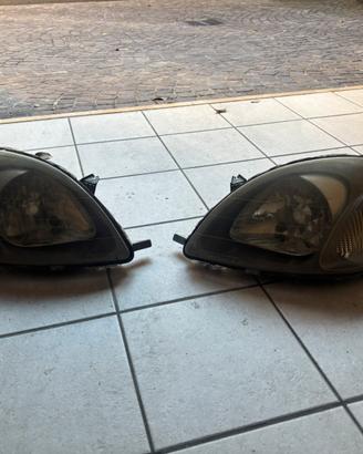Fari anteriori toyota yaris 2000