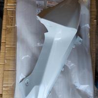 COPERCHIO CONDOTTO ARIA DESTRO BIANCO ORIGINALE SU