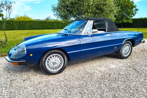 Alfa Romeo Duetto Spider 2000 Blu Interni Beige 74