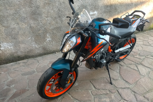 KTM Duke 890 R