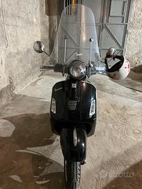 Vespa 300 gts