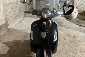 Vespa 300 gts