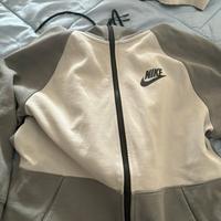 Tech nike