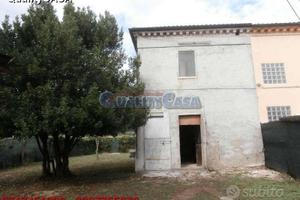 Vendita rustico da ristrutturare a Montemarciano