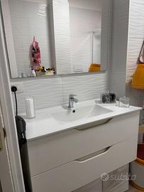 Mobile bagno con specchio