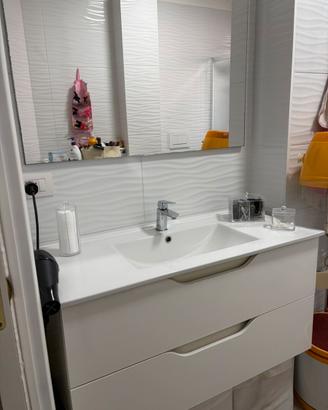 Mobile bagno con specchio