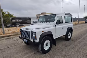 LAND ROVER Defender 90 2.2 TD4 Station Wagon N1