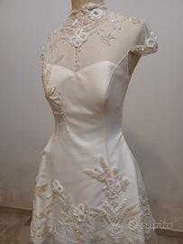 Stessi abito da sposa in tulle e perline