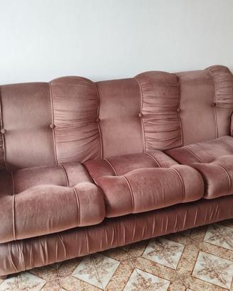 Divano tre posti con due poltrone