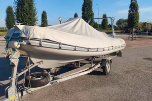 Gommone e carrello