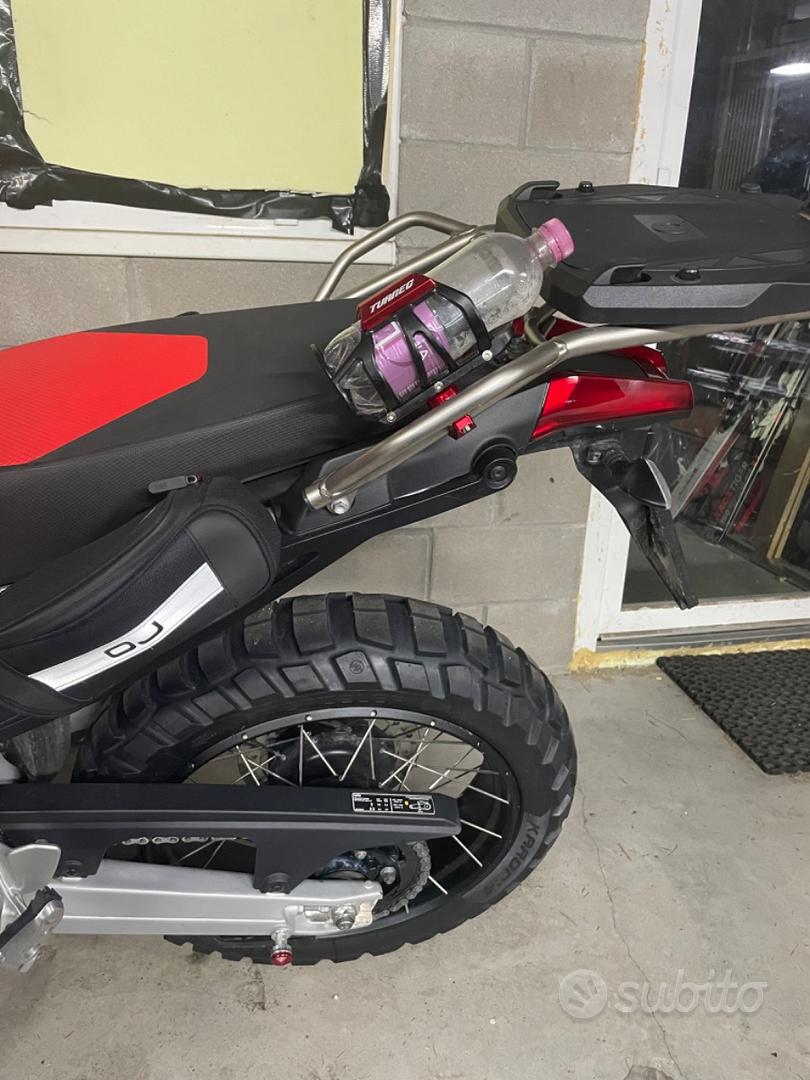 Accessorio Moto Alluminio Portaborraccia Per Moto Universale - Lega Alluminio, Regolabile Per Manubri 22-32 Mm, Con Kit Montaggio Manubrio Universale