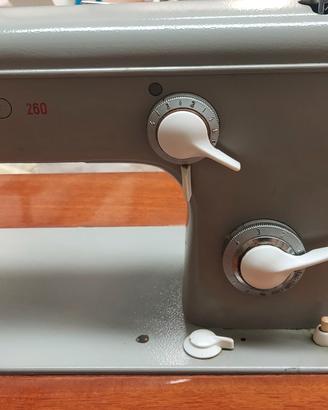 Macchina da cucire d'epoca Pfaff  260 con manuale 